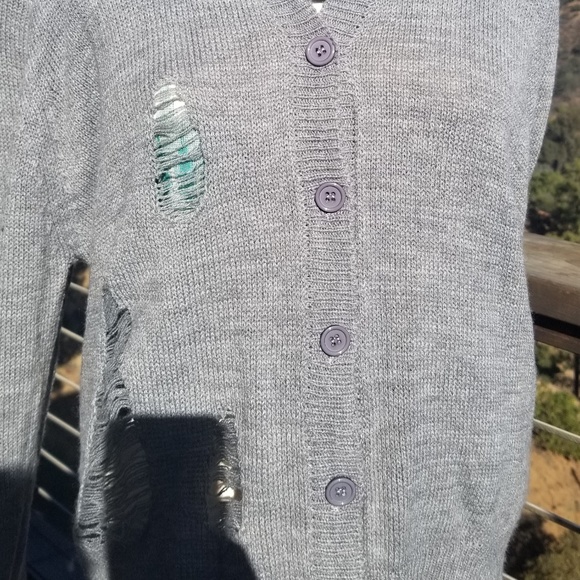 Distressed grey cardigan sweater - Picture 4 of 8